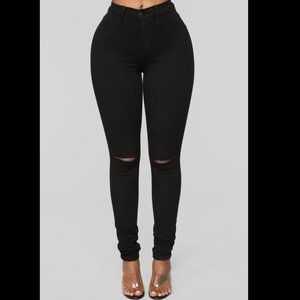 LIKE NEW Size 5/26 FashionNova Black Canopy Skinny Jeans